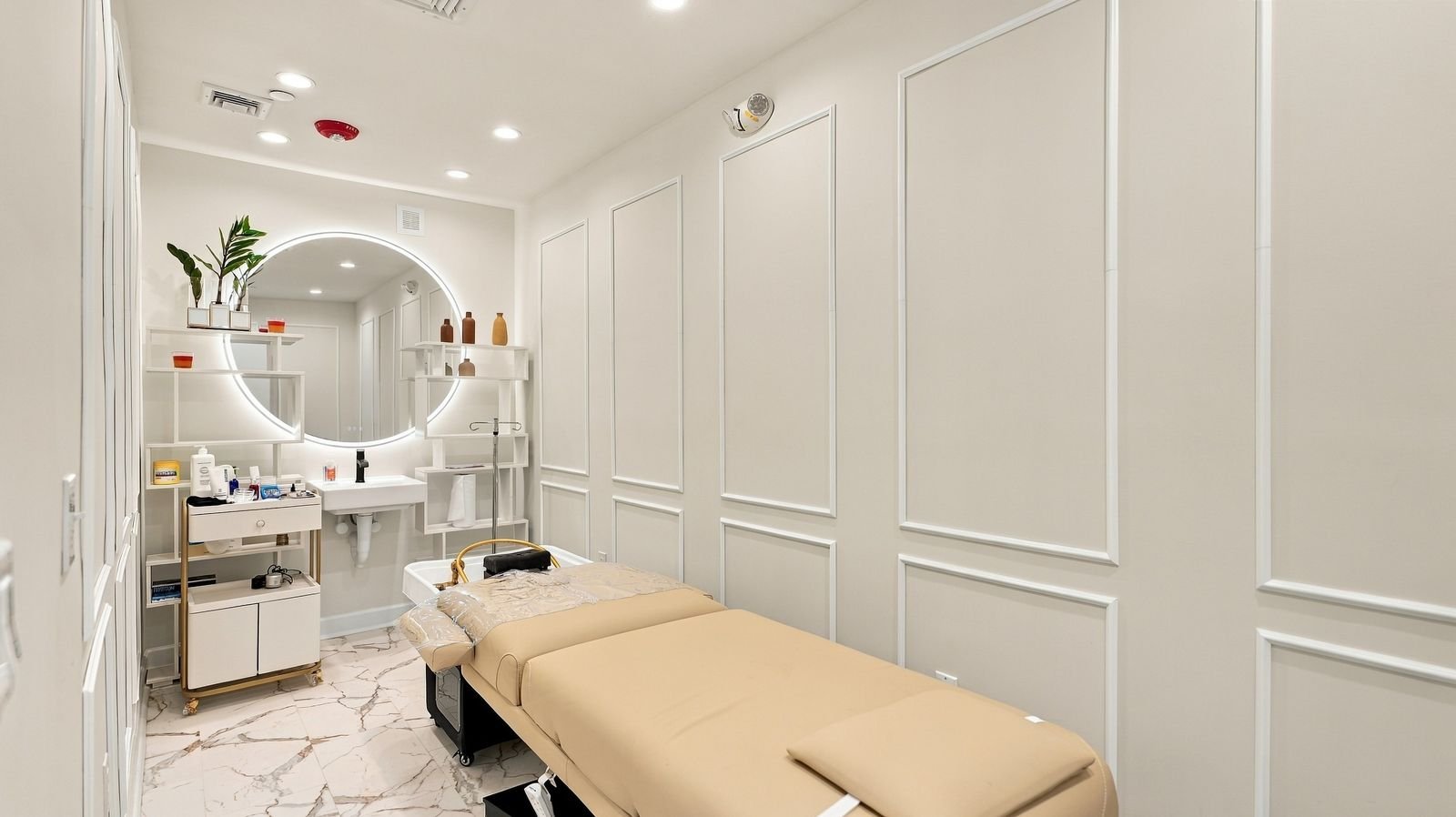 PDO thread lift treatment room