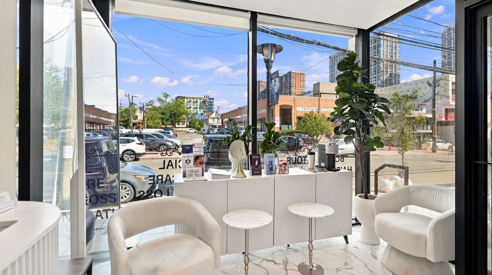 Window lounge